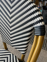 Cargar imagen en el visor de la galería, SILLA ESTILO BISTRO MODELO EIFFEL