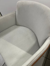 Cargar imagen en el visor de la galería, SILLON OCASIONAL MINIMALISTA MODELO CANES