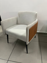 Cargar imagen en el visor de la galería, SILLON OCASIONAL MINIMALISTA MODELO CANES