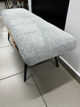 Cargar imagen en el visor de la galería, Banca Ocasional Modelo Milena
