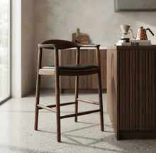 Cargar imagen en el visor de la galería, Banco Para Barra Estilo Wegner Round

