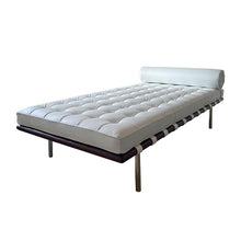 Cargar imagen en el visor de la galería, Sillón Replica Barcelona Daybed en Piel Auténtica

