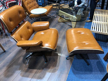 Cargar imagen en el visor de la galería, Sillón Individual Replica Eames Lounge Chair En Piel Auténtica
