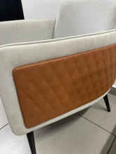 Cargar imagen en el visor de la galería, SILLON OCASIONAL MINIMALISTA MODELO CANES
