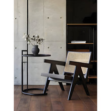 Cargar imagen en el visor de la galería, MESA LATERAL DISEÑO PARIS EN CRISTAL COLOR HUMO Y ACERO

