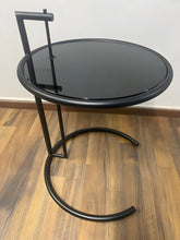 Cargar imagen en el visor de la galería, MESA LATERAL DISEÑO PARIS EN CRISTAL COLOR HUMO Y ACERO
