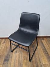 Cargar imagen en el visor de la galería, SILLA PARA COMEDOR MODELO IRLAND
