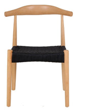 Cargar imagen en el visor de la galería, SILLA ESTILO WEGNER MODELO ROUND CHAIR SIN BRAZO ASIENTO TEJIDO
