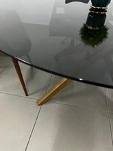 Cargar imagen en el visor de la galería, Mesa Comedor de Cristal Templado y Madera Nassir

