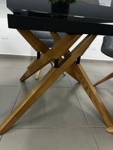Cargar imagen en el visor de la galería, Mesa Comedor de Cristal Templado y Madera Nassir
