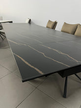 Cargar imagen en el visor de la galería, Mesa Comedor Extendible Modelo Trento

