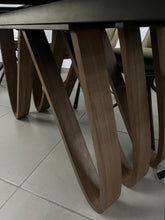 Cargar imagen en el visor de la galería, Mesa Comedor Extendible Modelo Trento

