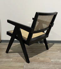 Cargar imagen en el visor de la galería, Silla Ocasional Lounge Estilo Pierre Jeanneret
