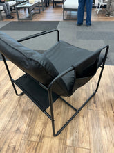 Cargar imagen en el visor de la galería, Sillon Ocasional Modelo Milo
