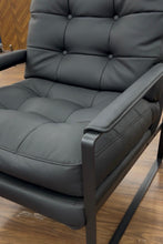 Cargar imagen en el visor de la galería, Sillon Ocasional de Piel Modelo Moldavia

