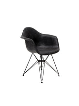 Cargar imagen en el visor de la galería, Silla Replica Eames Armchair Tapizada en Piel Autentica
